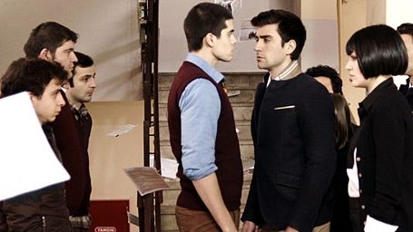 Yeni Dizi: Boynu Bükükler haber görseli