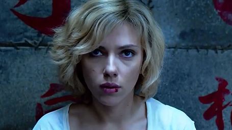 Scarlett Johansson Silahını Kuşandı! haber görseli
