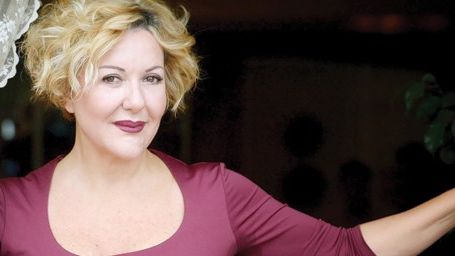 Sumru Yavrucuk, Kara Para Aşk Kadrosuna Katıldı haber görseli