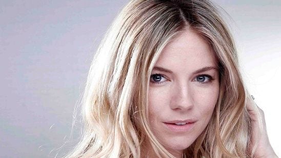 Sienna Miller, Johnny Depp’li Kara Düzen Kadrosundan Çıkartıldı! haber görseli