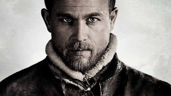 Kral Arthur Kılıç Efsanesi Filminden Yeni Poster Geldi! haber görseli