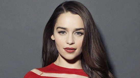 Emilia Clarke Cinsellik Tartışmasında Game of Thrones’u Savundu haber görseli