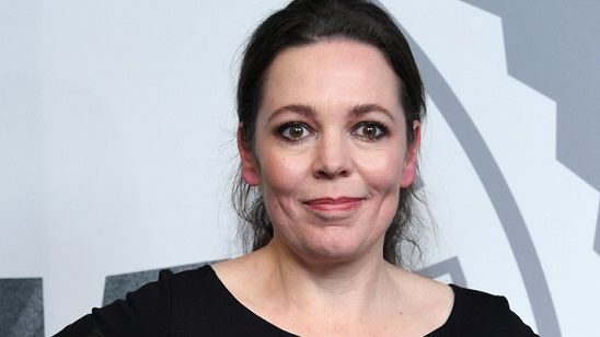 The Crown'ın Yeni Kraliçesi Olivia Colman Görücüye Çıktı haber görseli