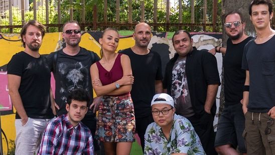 Kerem Bürsin'li "İyi Oyun" Setine Gripin Ziyareti! haber görseli