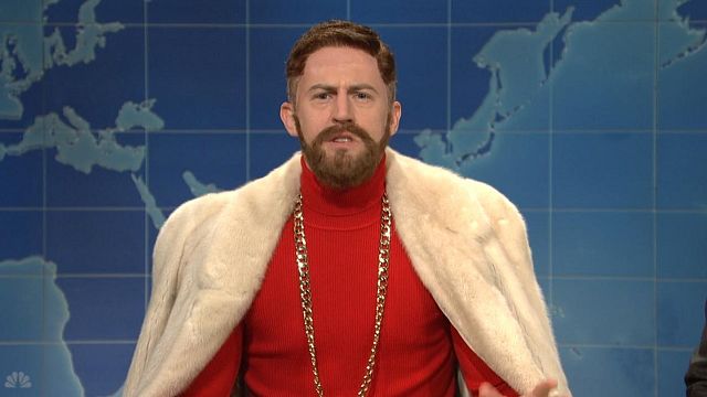 “Saturday Night Live”ın Yıldızı Alex Moffat “Holidate” Kadrosunda! haber görseli