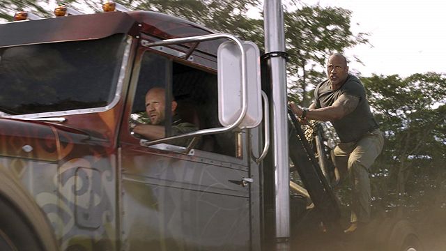 “Hızlı ve Öfkeli: Hobbs ve Shaw” Posterinde Tüm Ekip Bir Arada! haber görseli