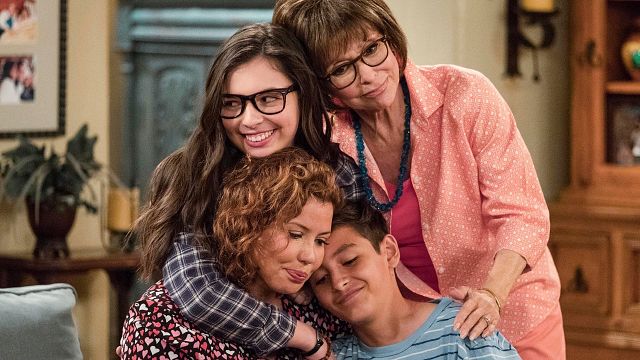 Sürpriz Gelişme: ‘One Day At a Time’ 4. Sezonuyla Geri Dönecek haber görseli