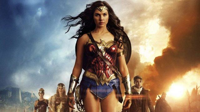 Patty Jenkins, Wonder Woman Filmlerinin Geleceğini Belirledi haber görseli