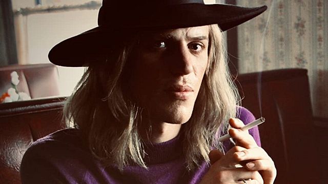 David Bowie Biyografisi "Stardust" Online Olarak Kırmızı Halıya Çıkacak haber görseli