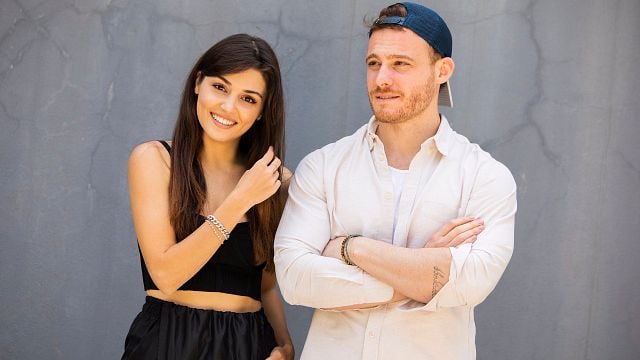 Hande Erçel ve Kerem Bursin'den Yeni Dizi Geliyor! haber görseli