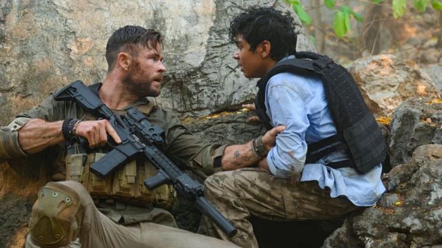 Netflix, Extraction'ı Yeniden Çeken Nijeryalı Çocuklara Hediye Gönderdi! haber görseli