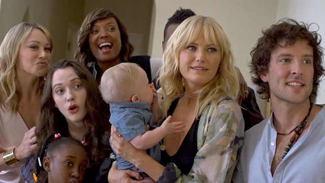 Malin Akerman Başrollü "Friendsgiving"den Fragman Geldi! haber görseli