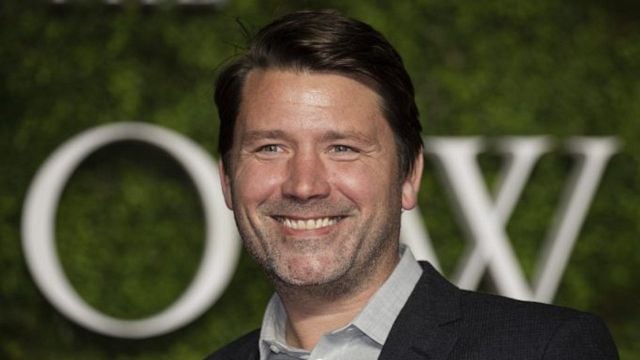 ‘The Crown’un Yönetmeni Benjamin Caron, Apple Filmi ‘Sharper’ı Yönetecek haber görseli