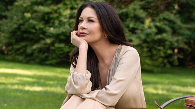 Catherine Zeta Jones, Morticia Addams Olacak! haber görseli