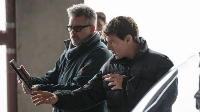 Tom Cruise Başrollü "Mission Impossible 7" Görselinde Tüm Ekip Bir Arada! haber görseli