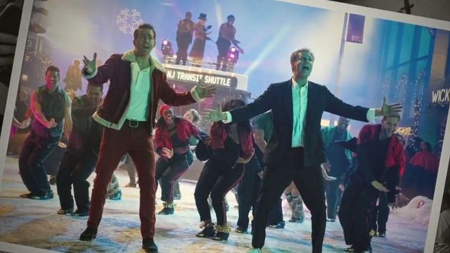 Ryan Reynolds, Will Ferell ile Birlikte Rol Aldığı Müzikal Komedi 'Spirited'ın İlk Görsellerini Paylaştı haber görseli