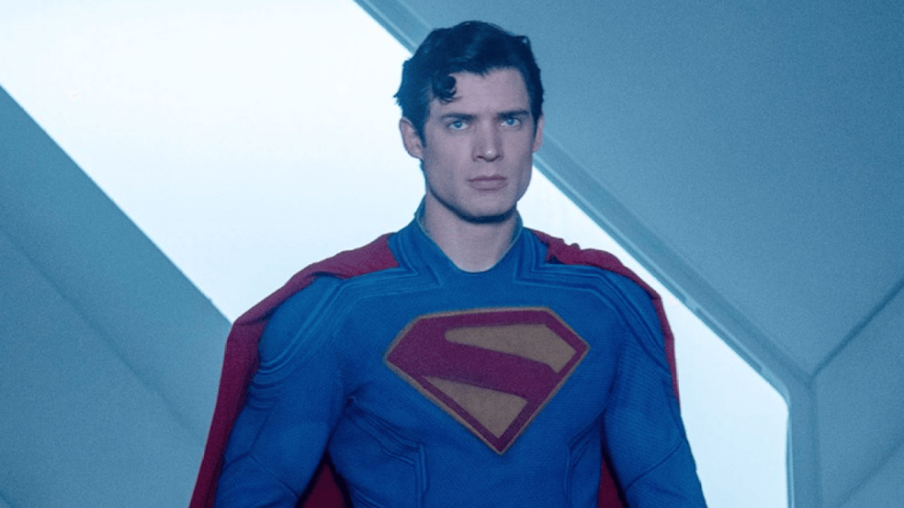 “Superman” Açılış Haftasında 122 Milyon Dolarla Zirveye Uçtu