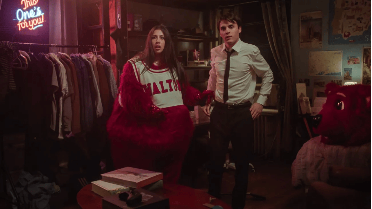 Oda Arkadaşı mı, Baş Belası mı? Sadie Sandler, Netflix’in "Roommates" Fragmanında Üniversite Kabusuyla Tanışıyor!