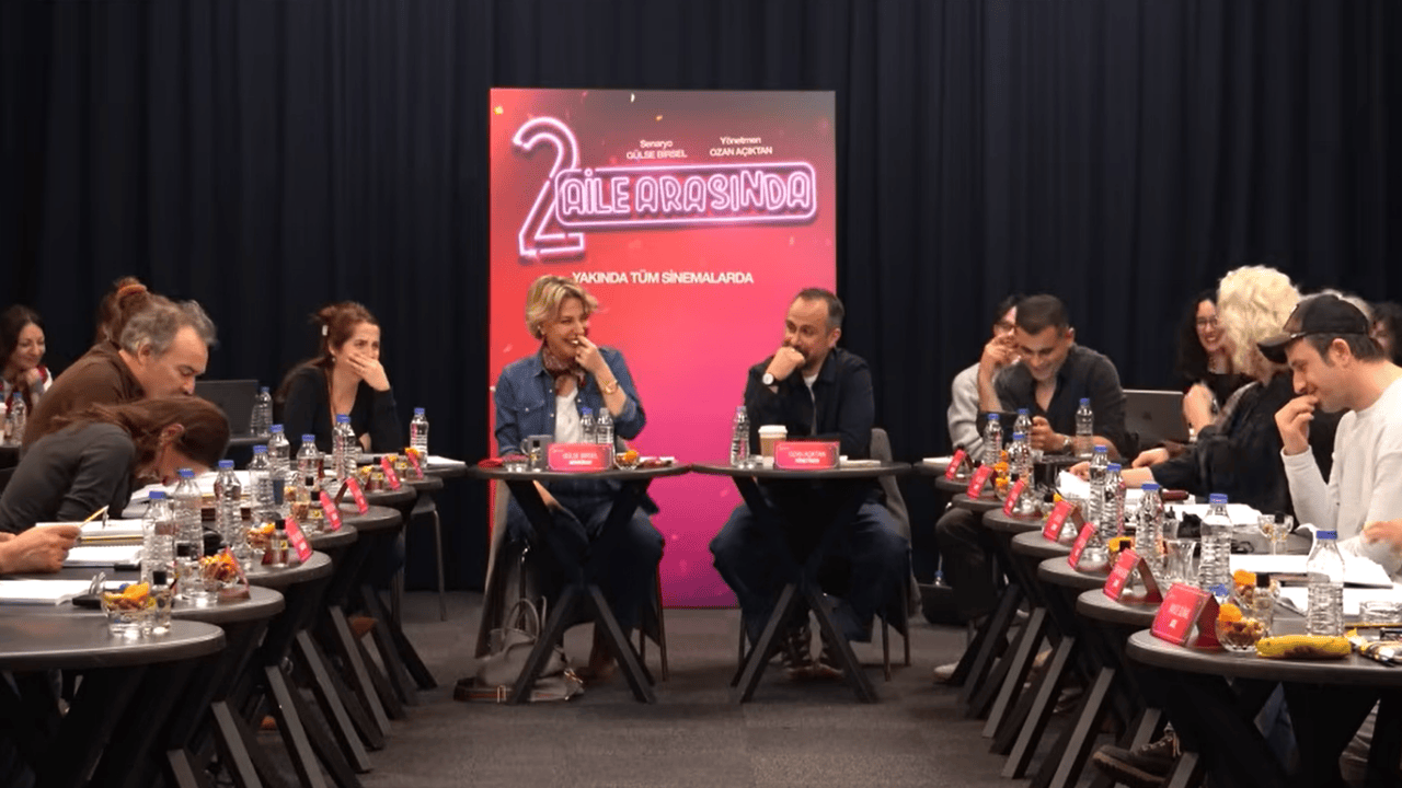 Kahkaha Fırtınasına Hazır Olun: "Aile Arasında" Ekibi, Devam Filminin İlk Okuma Provasında Buluştu!