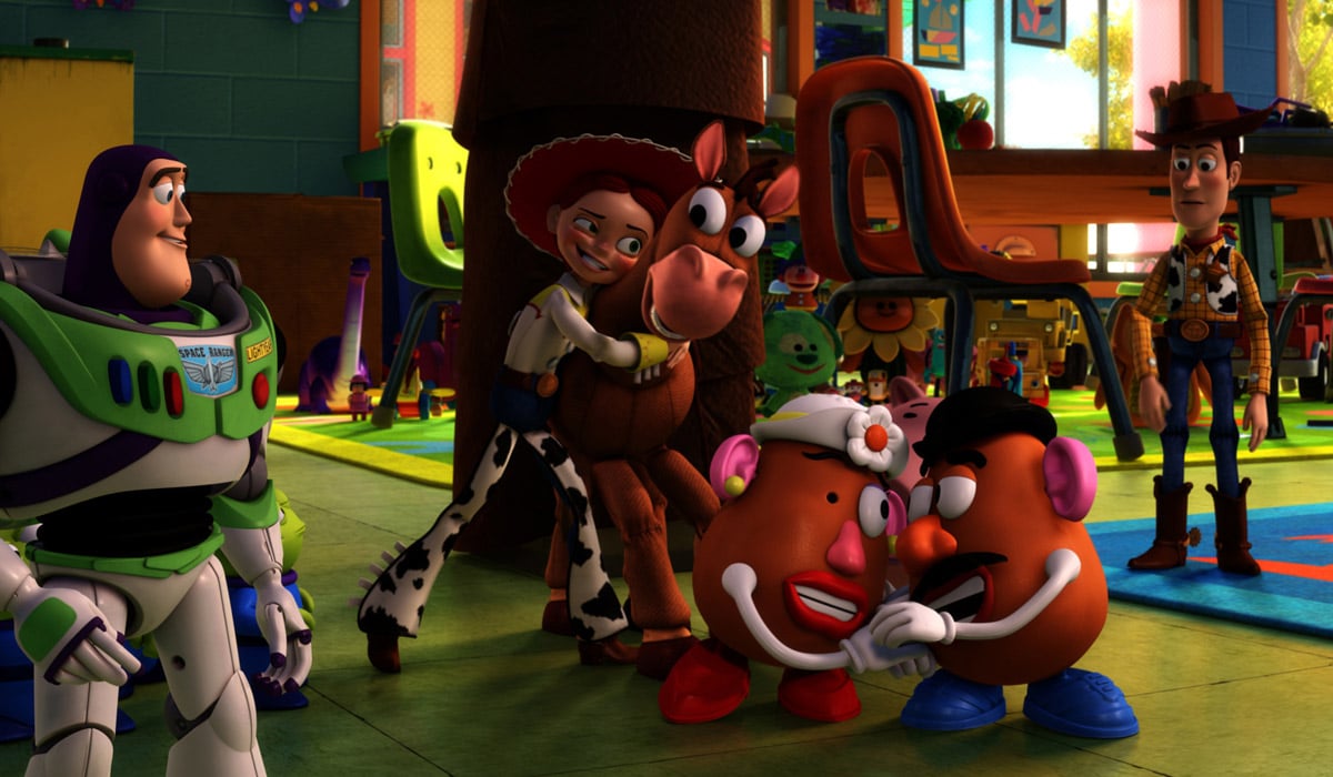 Toy story 3. История игрушек 3 концовка. Toy story 3: the gang's all here фильм 2010. Toy story 2012. Toy story 3 гусеница.