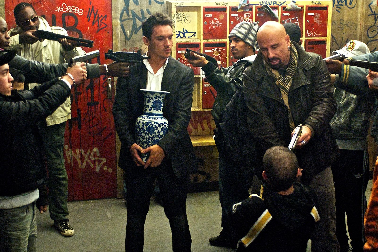 траволта в фильме из парижа с любовью. из парижа с любовью фильм 2010. из парижа с любовью фильм 2010. джон траволта из парижа с любовью 2010. из парижа с любовью 2009.