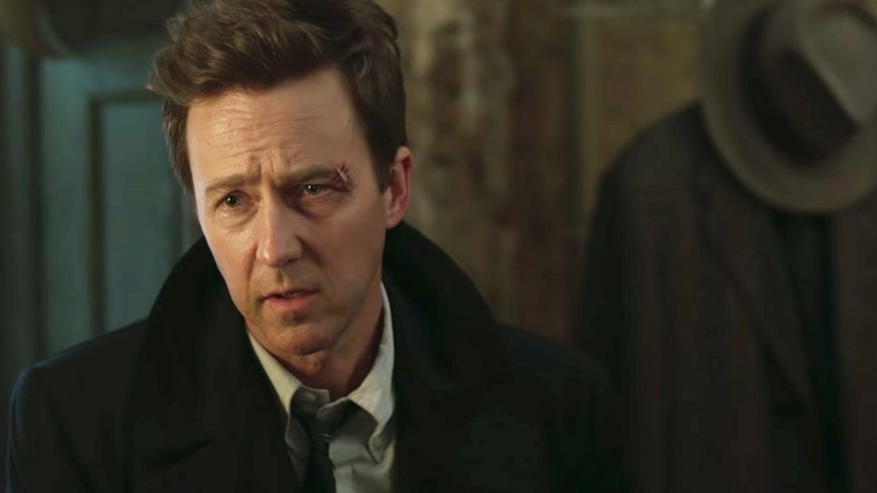 Edward Norton, Knives Out 2'de Dave Bautista'ya Katıldı Haberler