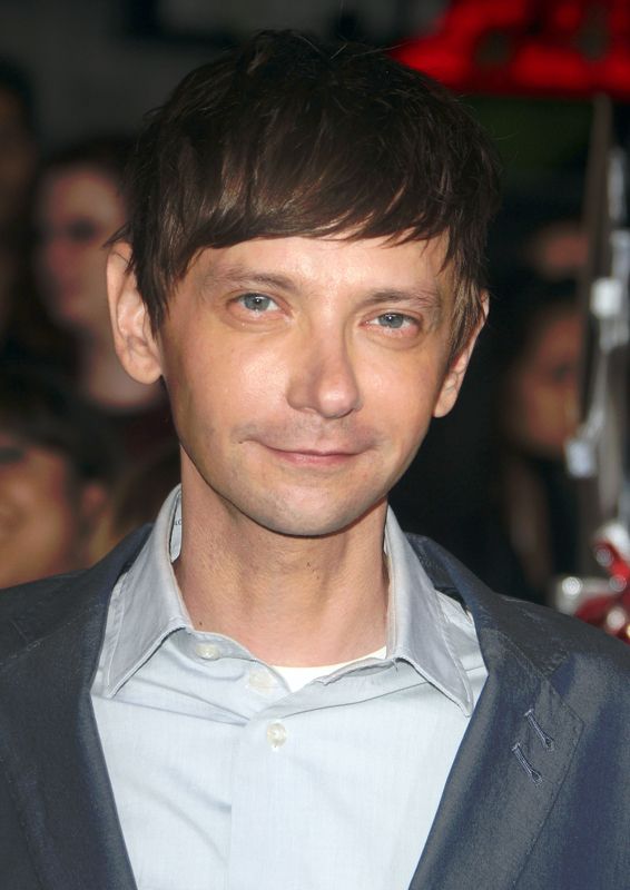 Afis DJ Qualls.