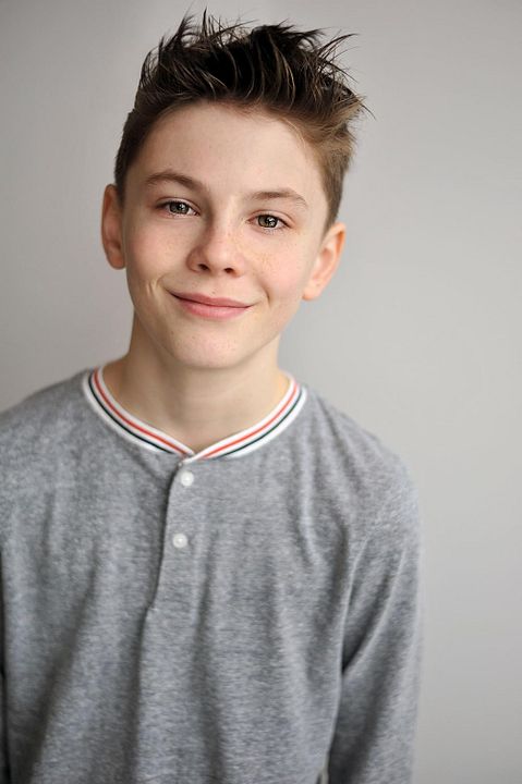 Afiş Logan Pierce