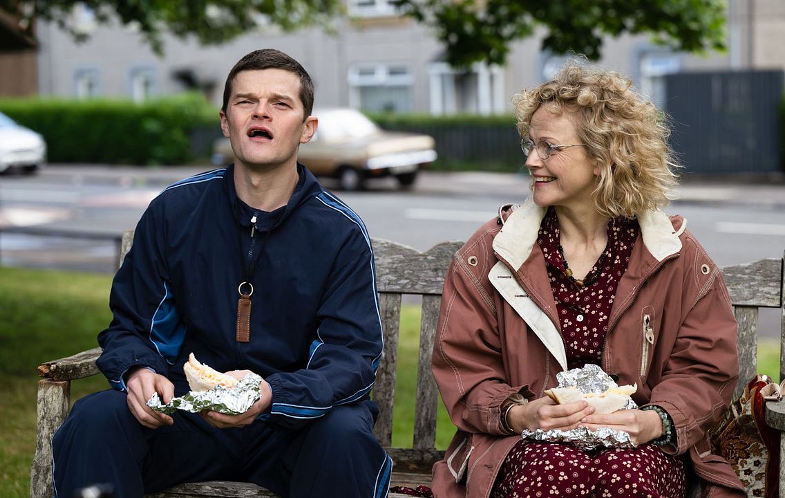 Ağzımdan Kaçtı : Fotoğraf Robert Aramayo, Maxine Peake