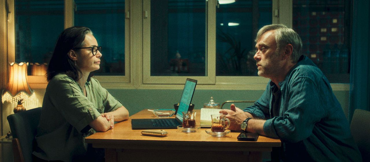 Sarı Zarflar : Fotoğraf Özgü Namal, Tansu Biçer