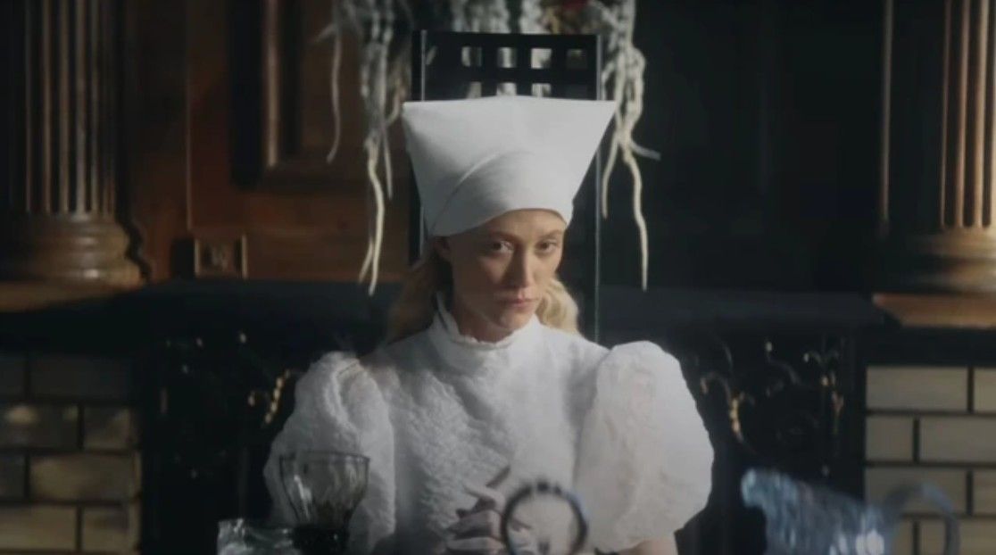 Hero'nun 100 Gecesi : Fotoğraf Maika Monroe