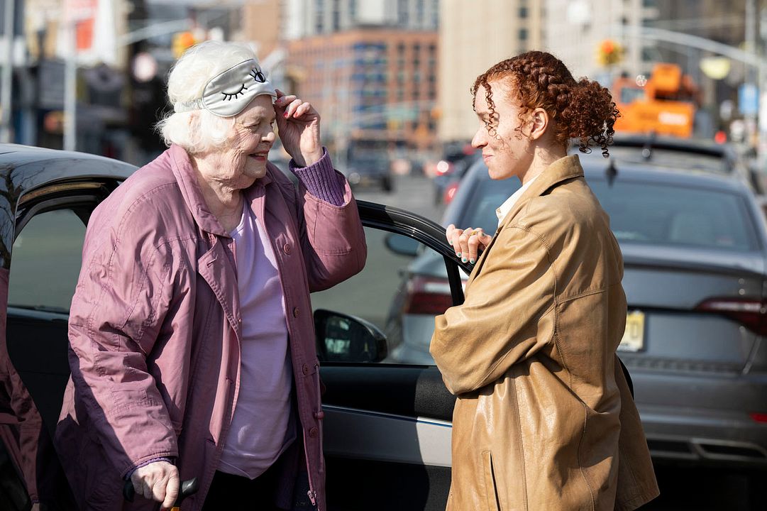 Müthiş Eleanor : Fotoğraf June Squibb, Erin Kellyman