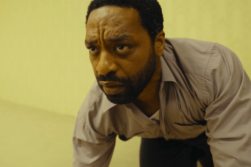 Backrooms : Fotoğraf Chiwetel Ejiofor