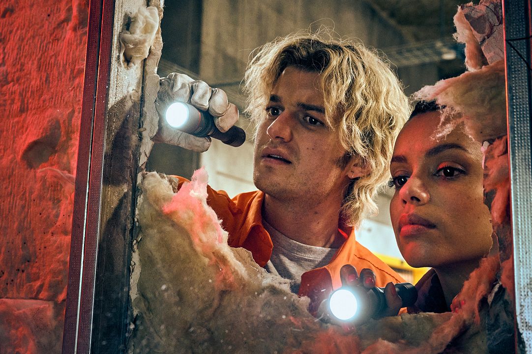 Dikkat: Kıyamet! : Fotoğraf Joe Keery, Georgina Campbell