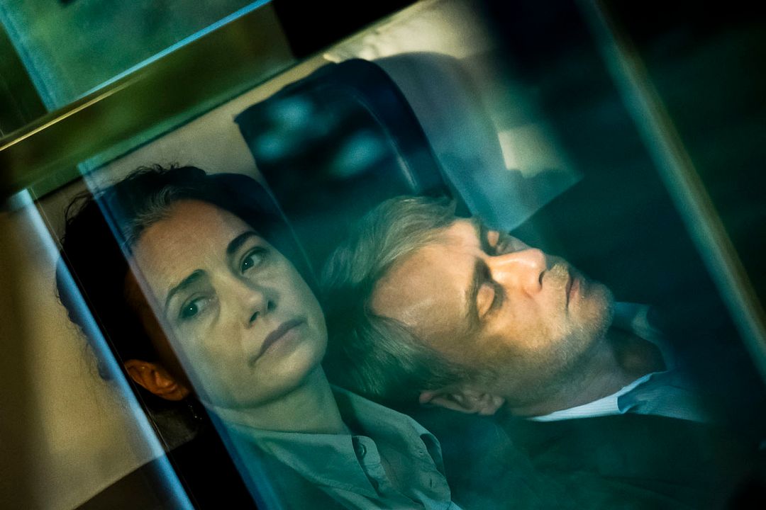 Sarı Zarflar : Fotoğraf Özgü Namal, Tansu Biçer