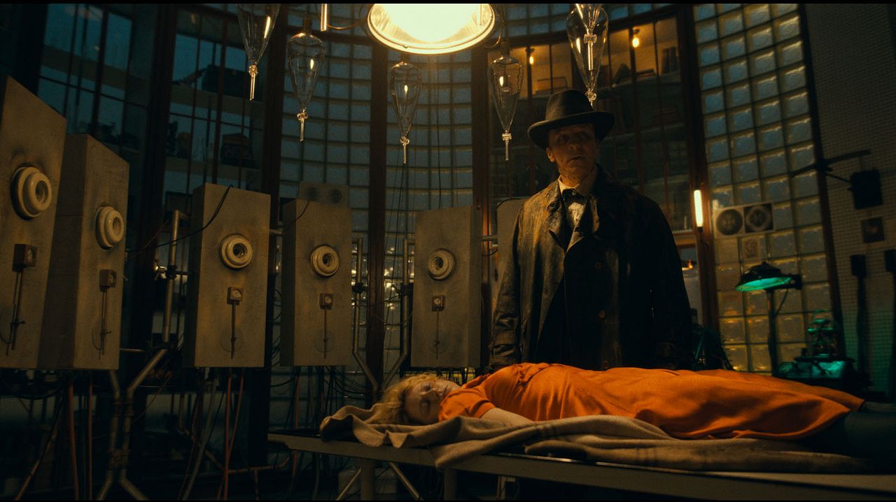 Gelin! : Fotoğraf Jake Gyllenhaal, Jessie Buckley, Christian Bale