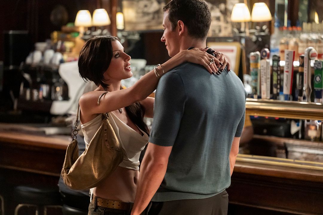  Sadece Bir Gece : Fotoğraf Callum Turner, Julia Fox