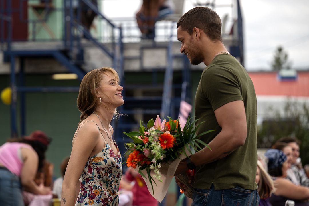 Senden Geriye Kalan : Fotoğraf Maika Monroe, Tyriq Withers