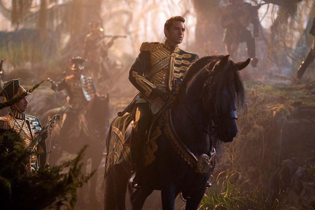 Wicked: İyilik Uğruna : Fotoğraf Jonathan Bailey