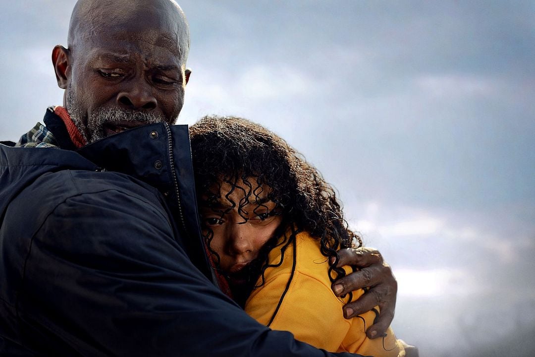 Ani Saldırı : Fotoğraf Djimon Hounsou, Whitney Peak