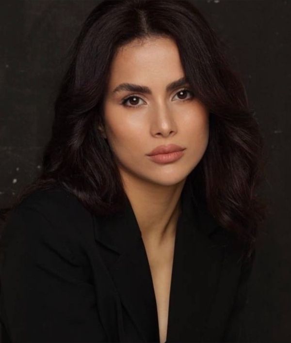 Afiş Zeynep Derin Şenyiğit