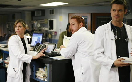 Fotoğraf Scott Grimes, Shane West, Laura Innes