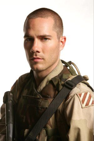 Fotoğraf Luke MacFarlane