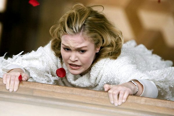 Omen : Fotoğraf Julia Stiles