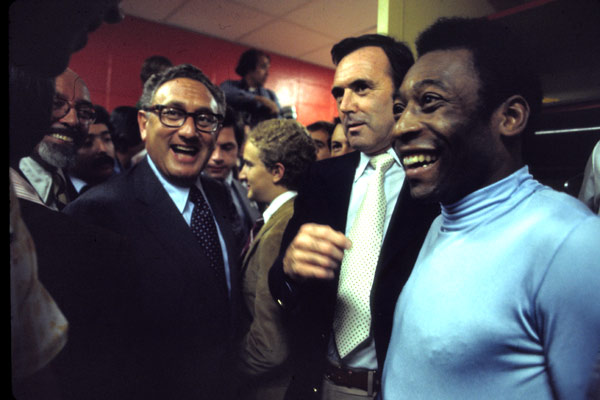 Fotoğraf Paul Crowder, John Dower, Pelé