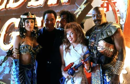 Çılgın Marslılar : Fotoğraf Tom Jones, Jim Brown, Annette Bening, Tim Burton