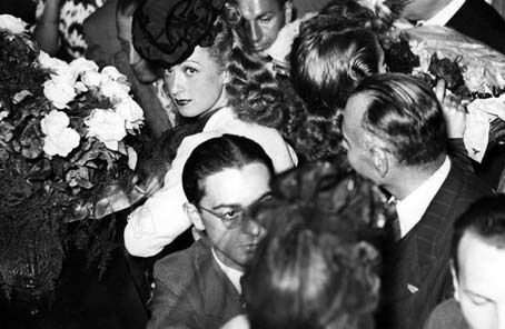 Fotoğraf Danielle Darrieux