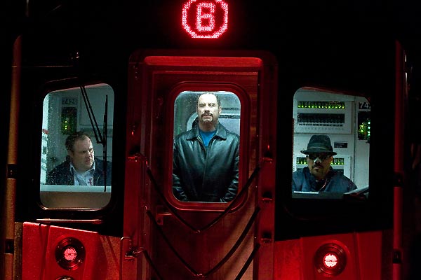 Metrodan Kaçış : Fotoğraf John Travolta