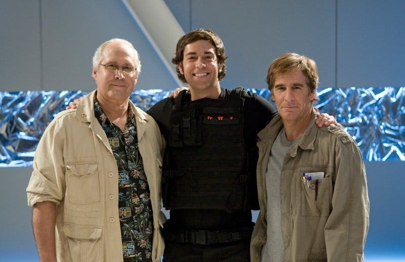 Fotoğraf Zachary Levi, Chevy Chase, Scott Bakula