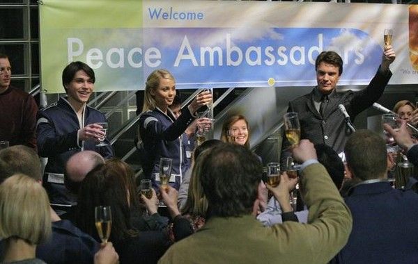 Fotoğraf Laura Vandervoort, Logan Huffman